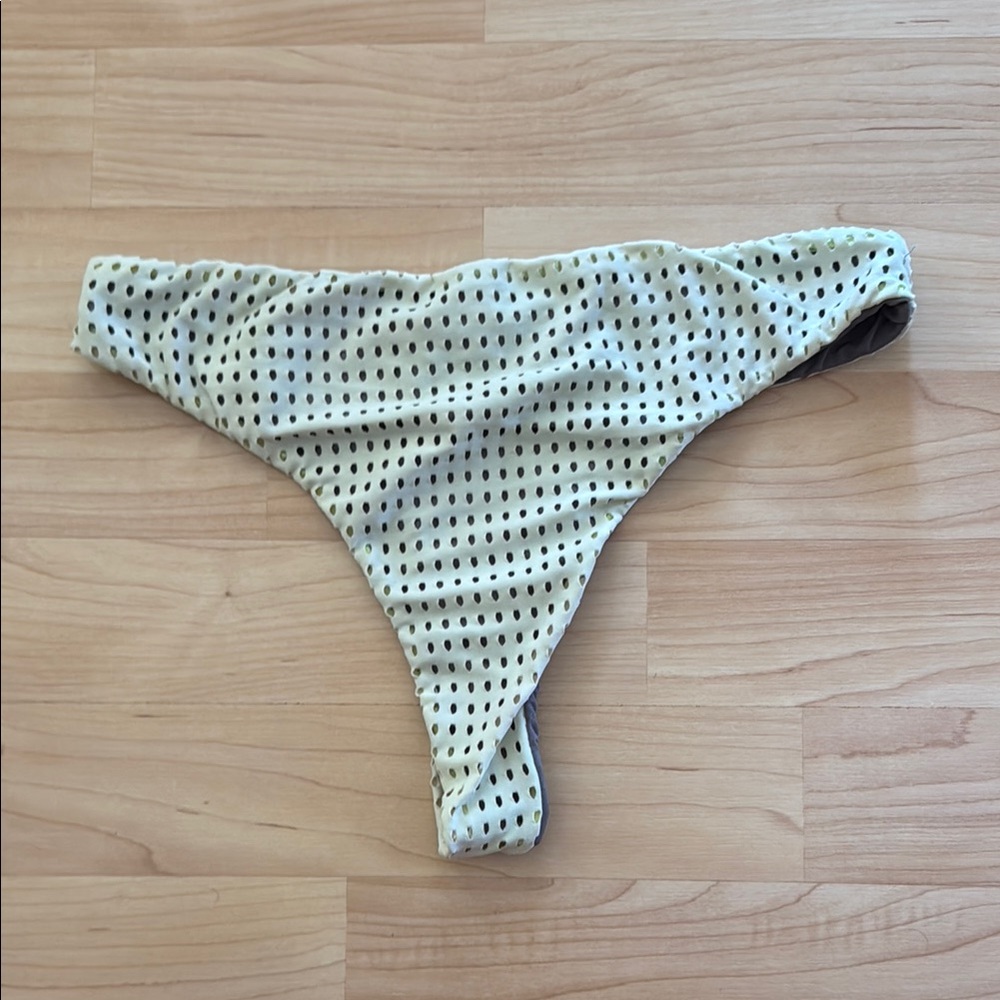 ACACIA mesh size:medium